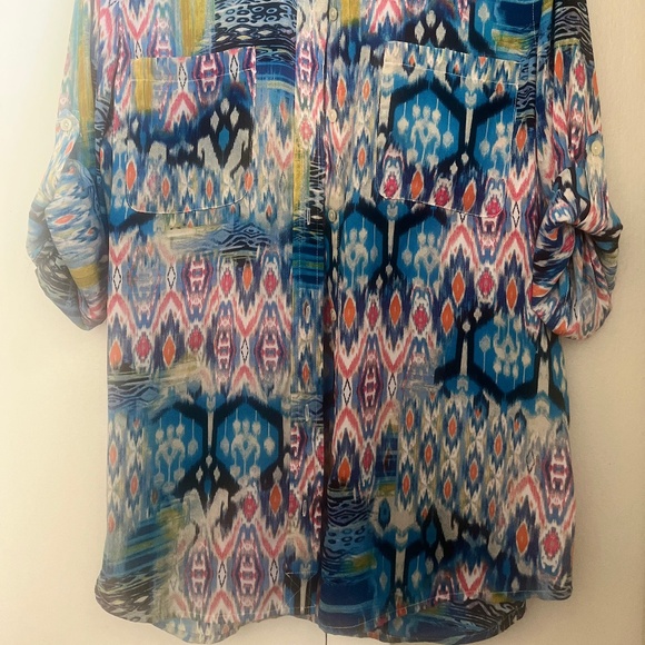 Jones New York Aztec Print Button Down Blouse with Tab Roll long Sleeves - Picture 6 of 6